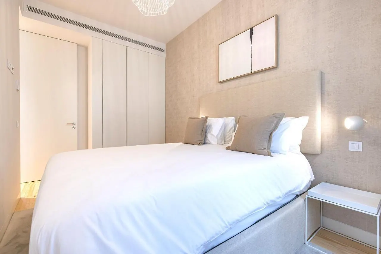 Ando Living - Douradores House Lissabon 0*,
